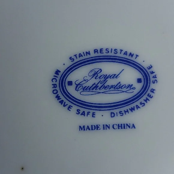 ROYAL CUTHBERTSON - Blue and White Porcelain Dinner Plate - WILLOW - 10 3/4" - Picture 8 of 8